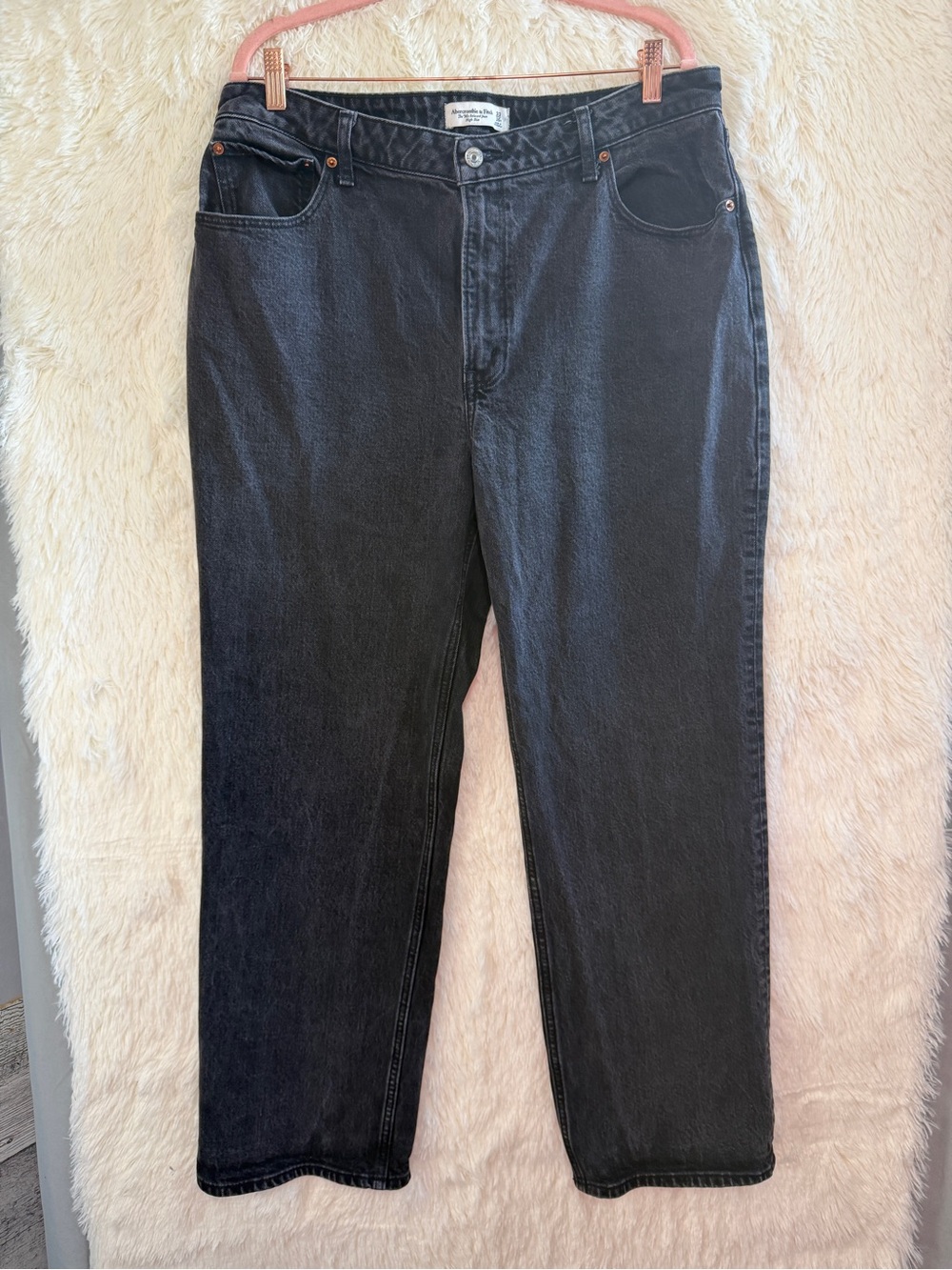 Abercrombie & Fitch Womens 90s Relaxed Hi Rise Jeans 33/16R Faded Black Grunge